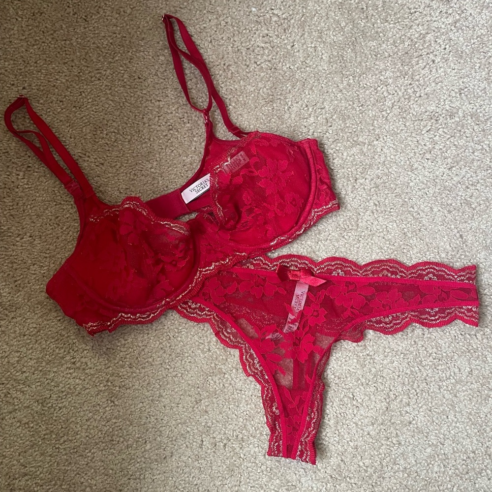 Victoria Secret Dream Angels Red Lace Bra and Thong Set